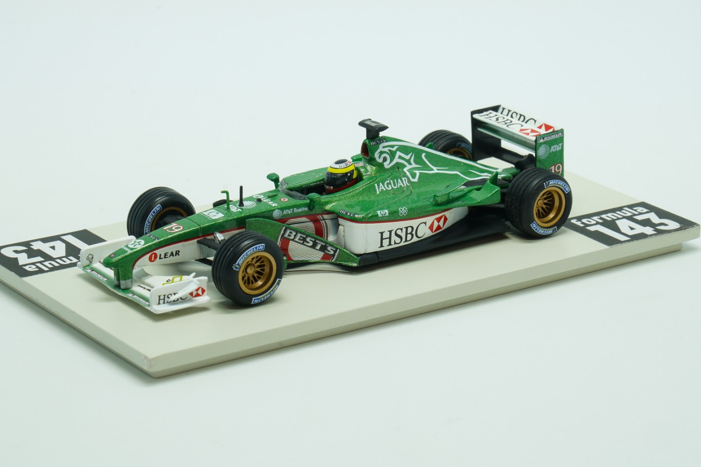 2001 Jaguar R2 de la Rosa – formula143