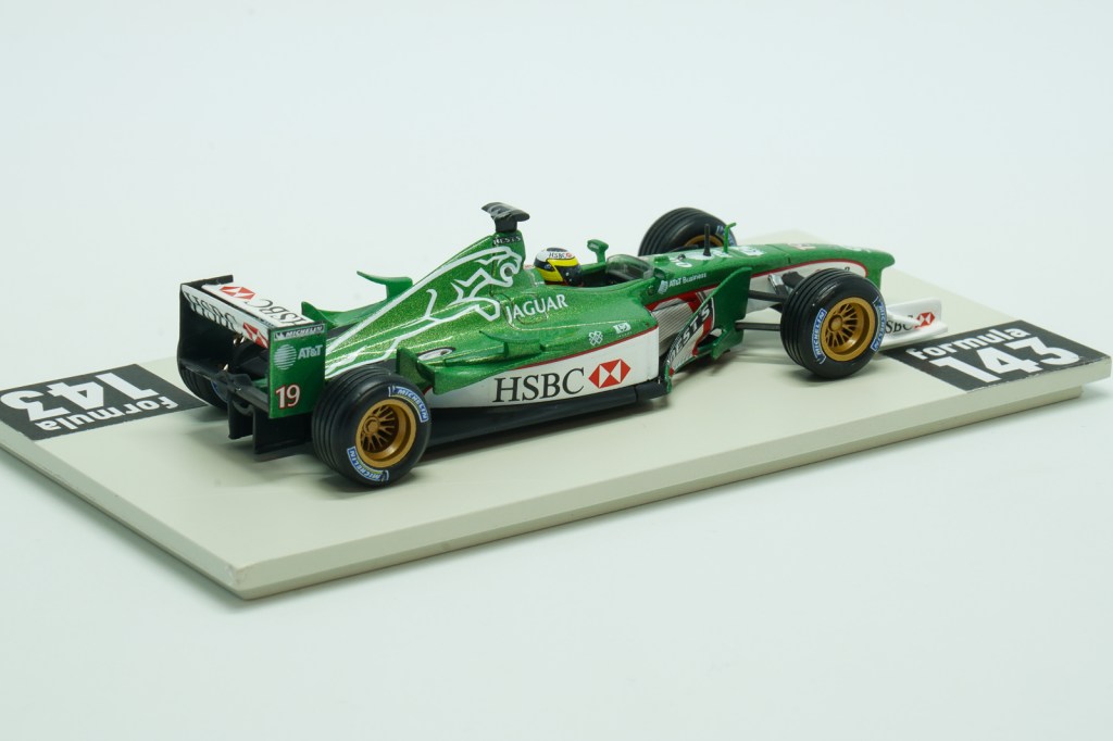 2001 Jaguar R2 de la Rosa – formula143