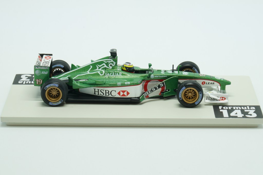 2001 Jaguar R2 de la Rosa – formula143
